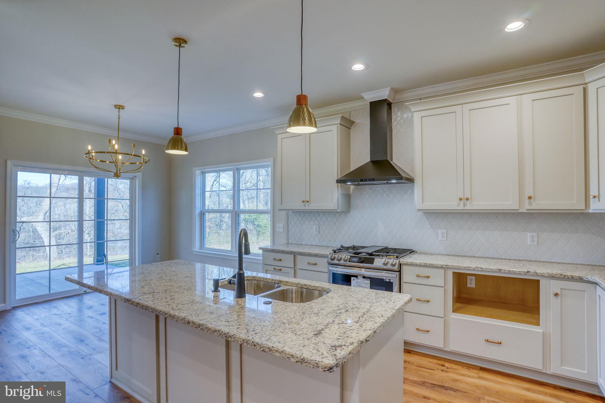 COURSEYS POINT - Residential