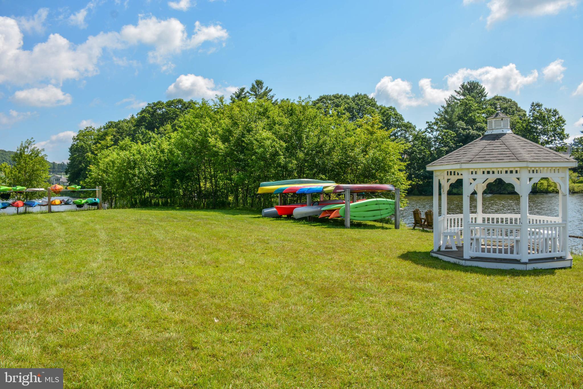 WATERFRONT GREENS - Residential