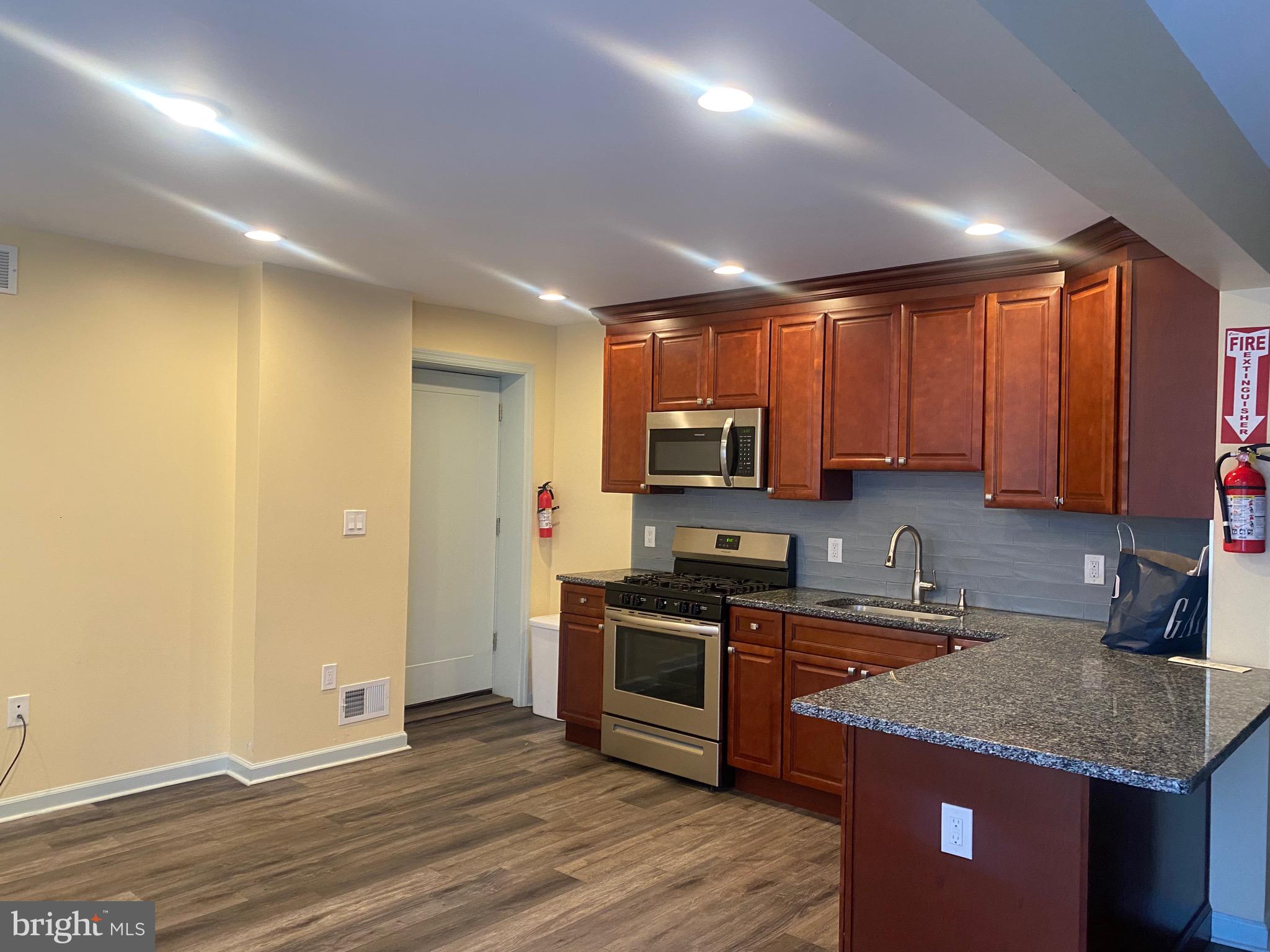 401 LAWRENCE STREET A