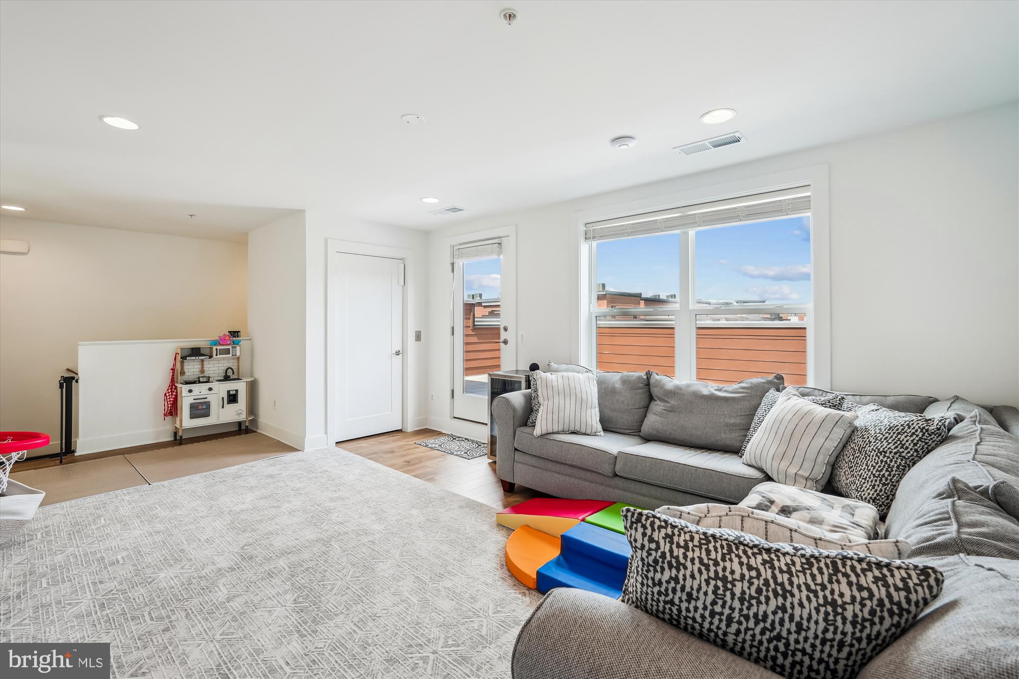 TOWER OAKS - Residential