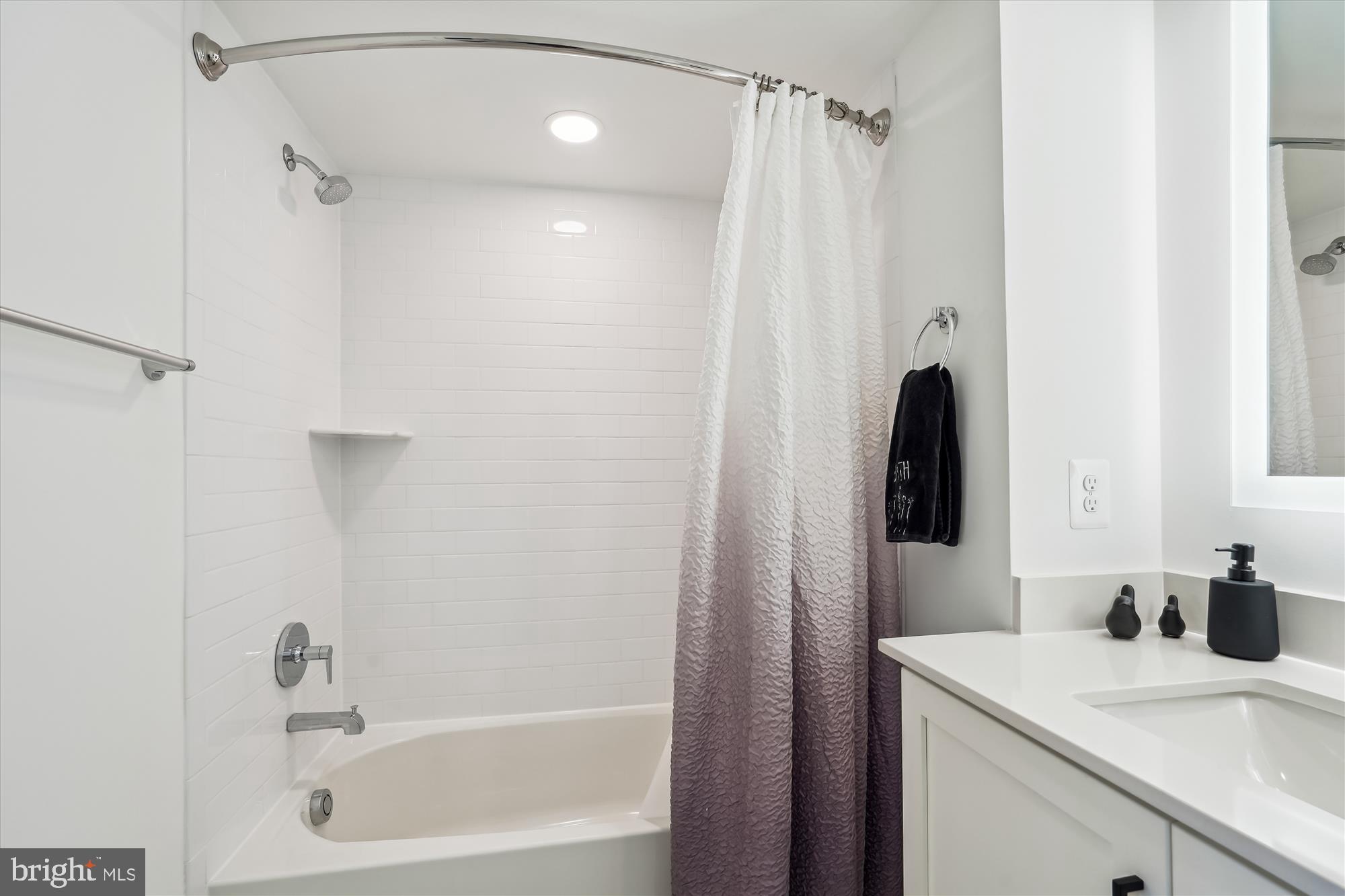 TOWER OAKS - Residential