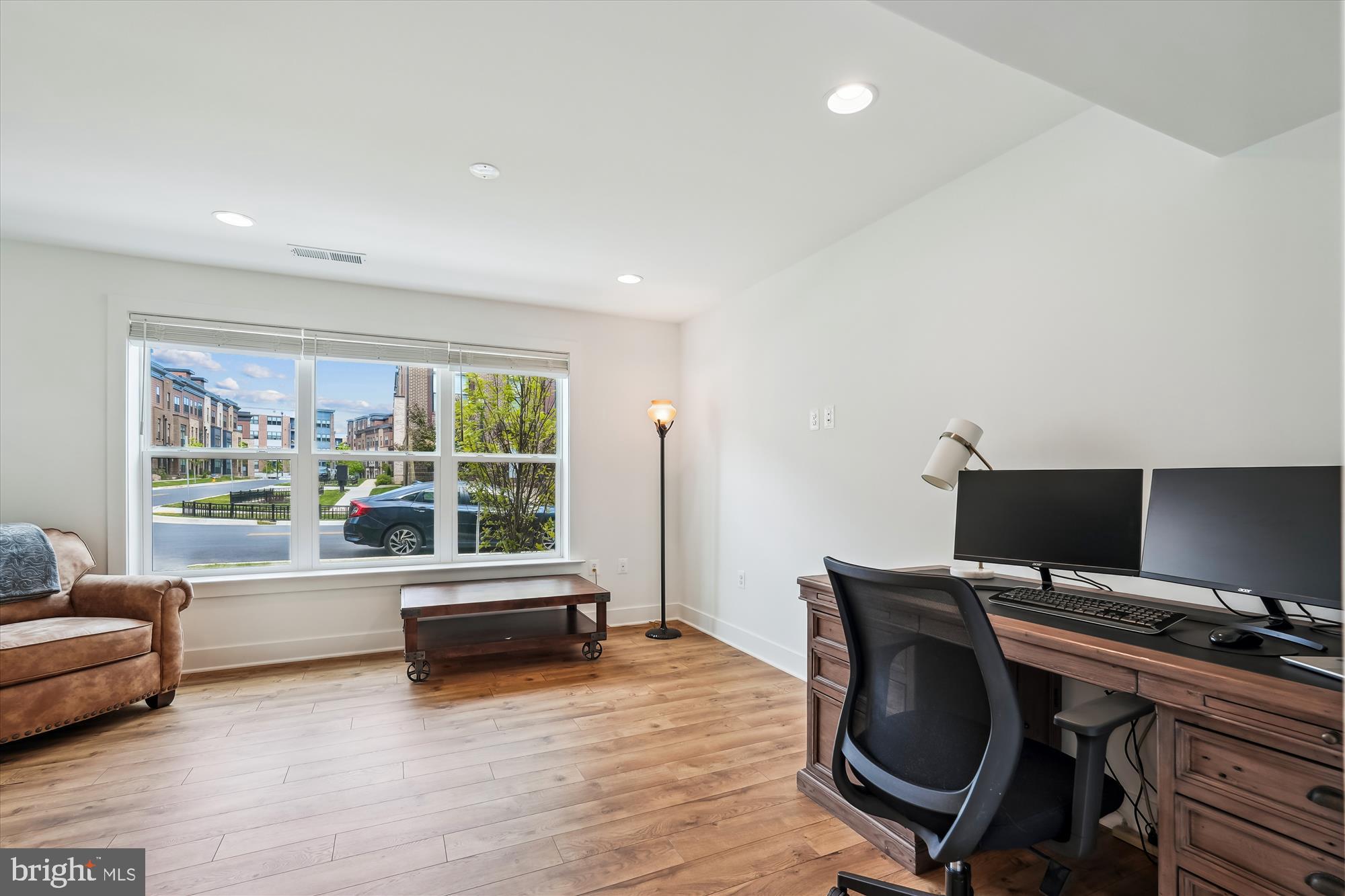 TOWER OAKS - Residential