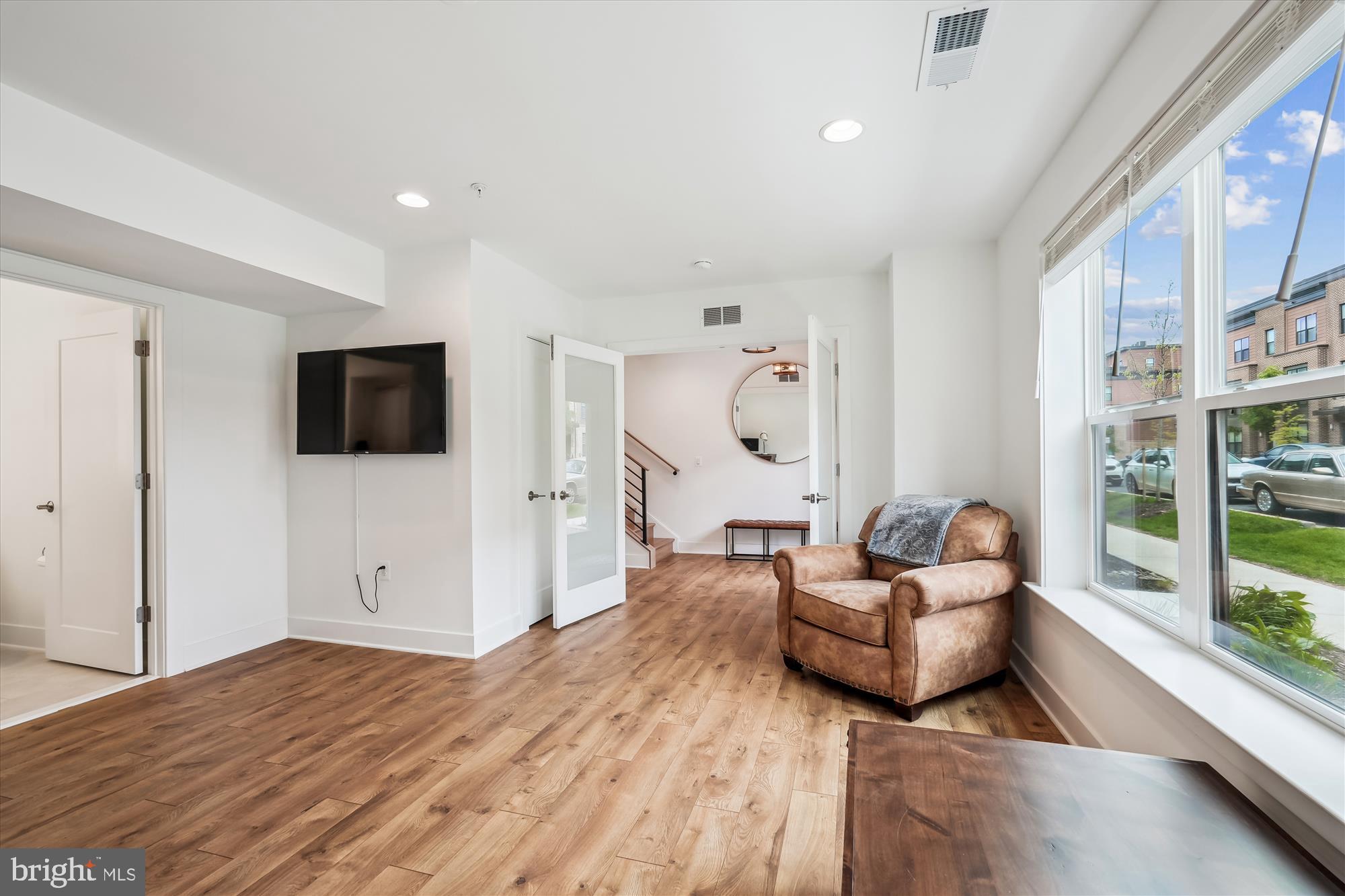 TOWER OAKS - Residential