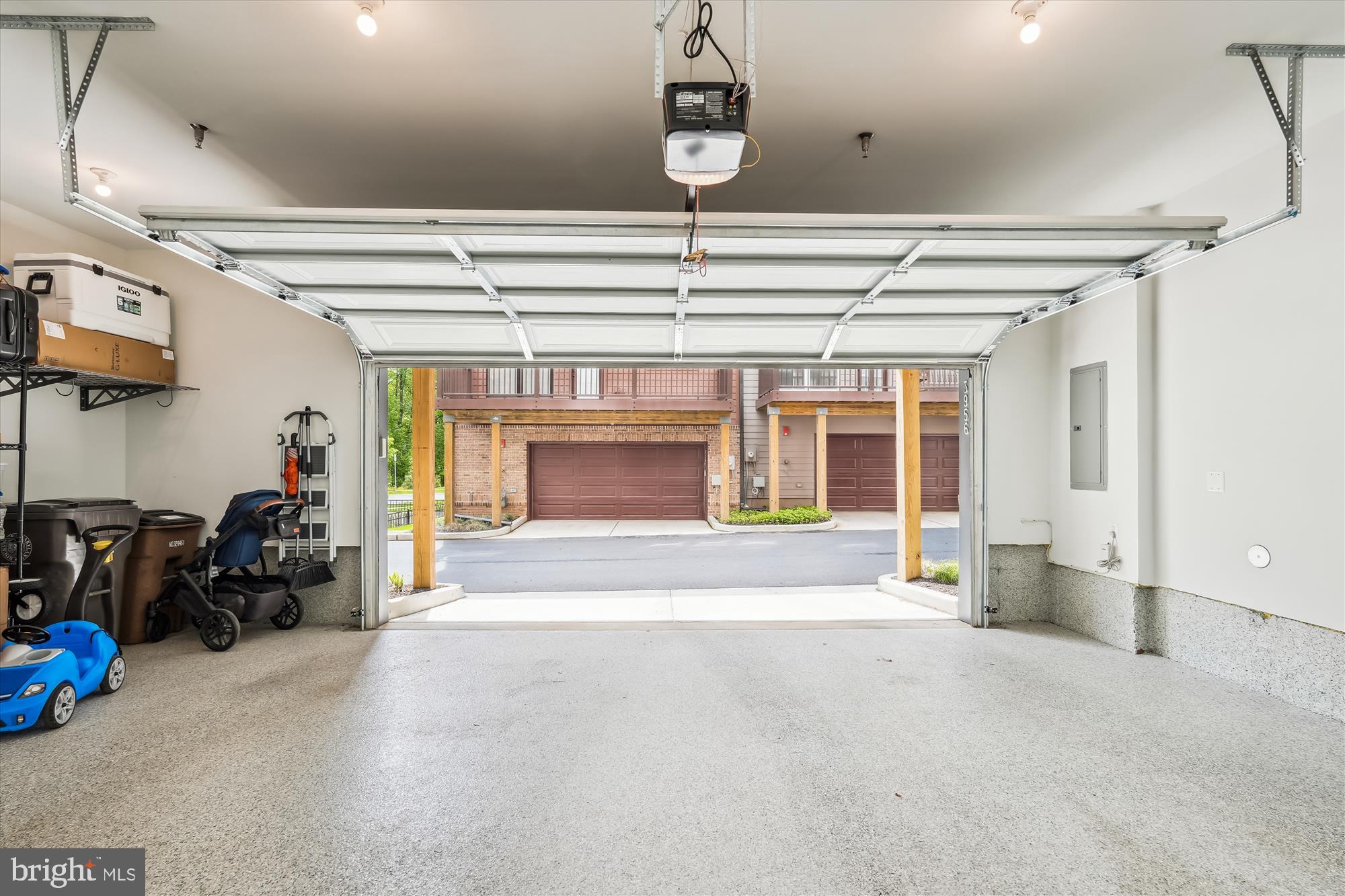 TOWER OAKS - Residential