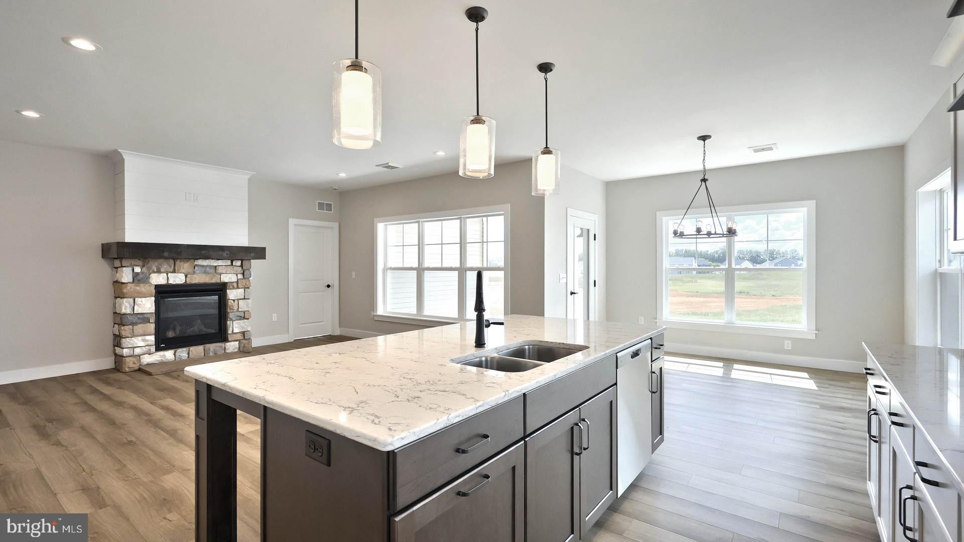 WINDING CREEK - Residential