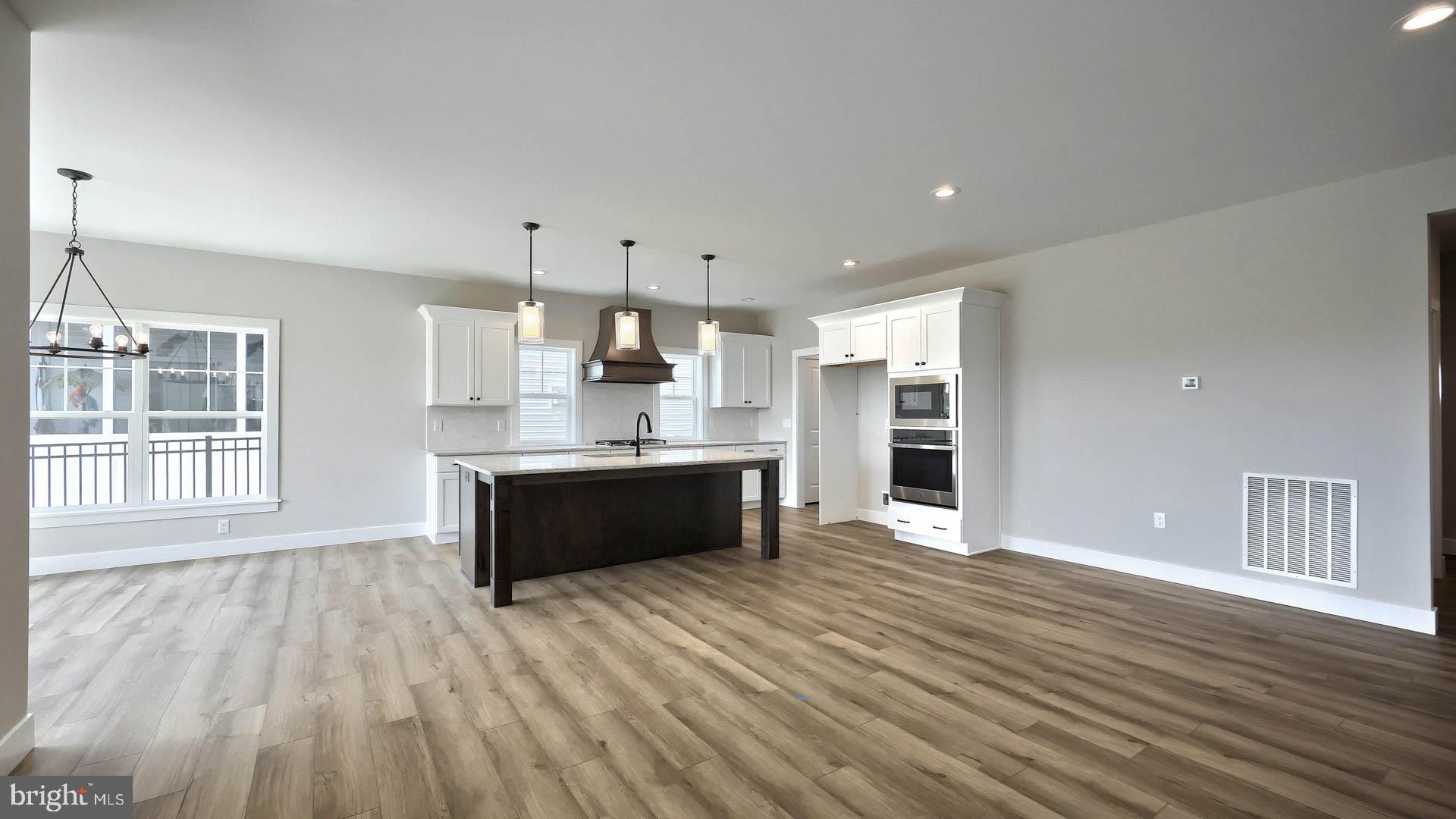 WINDING CREEK - Residential