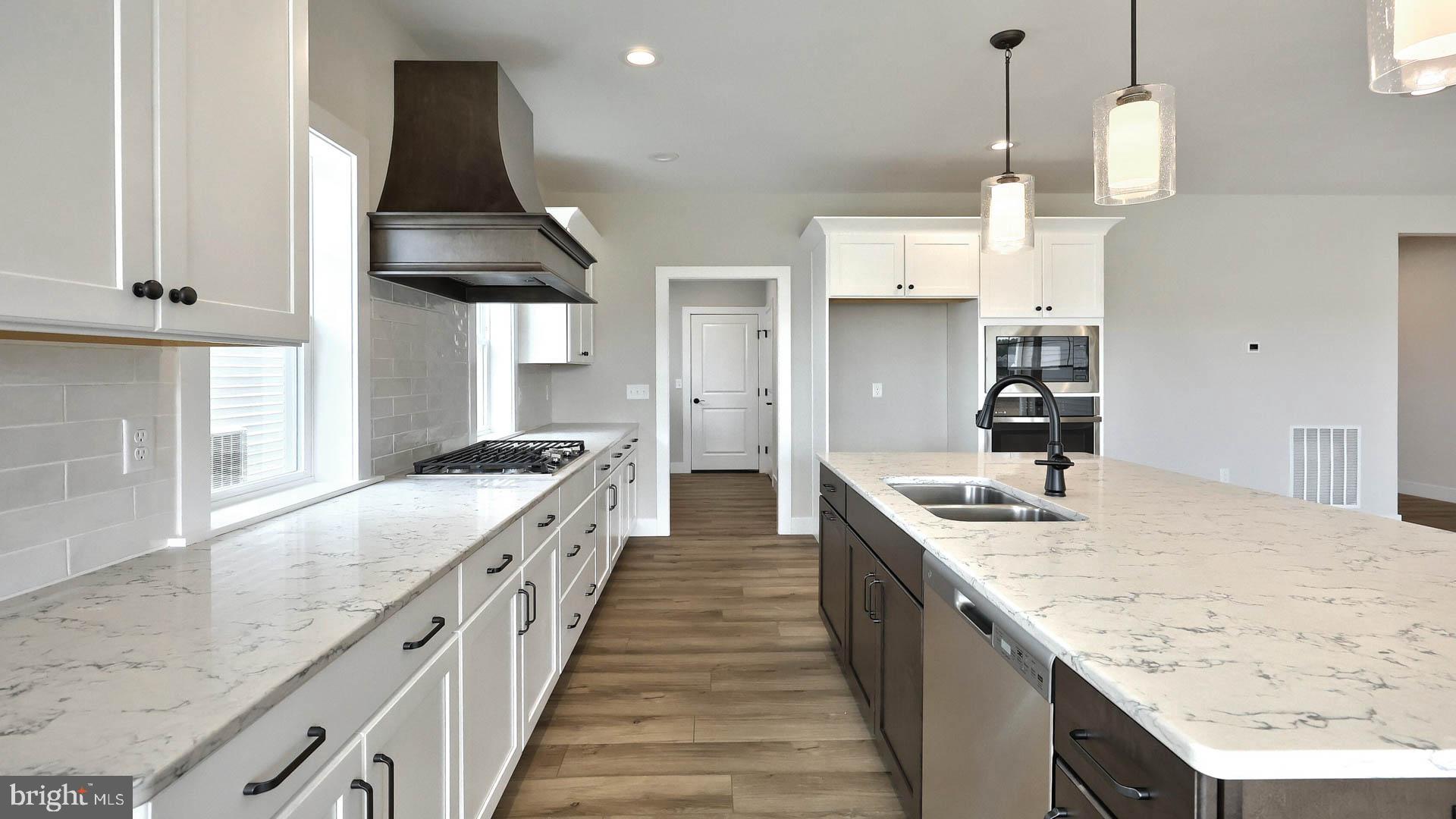 WINDING CREEK - Residential