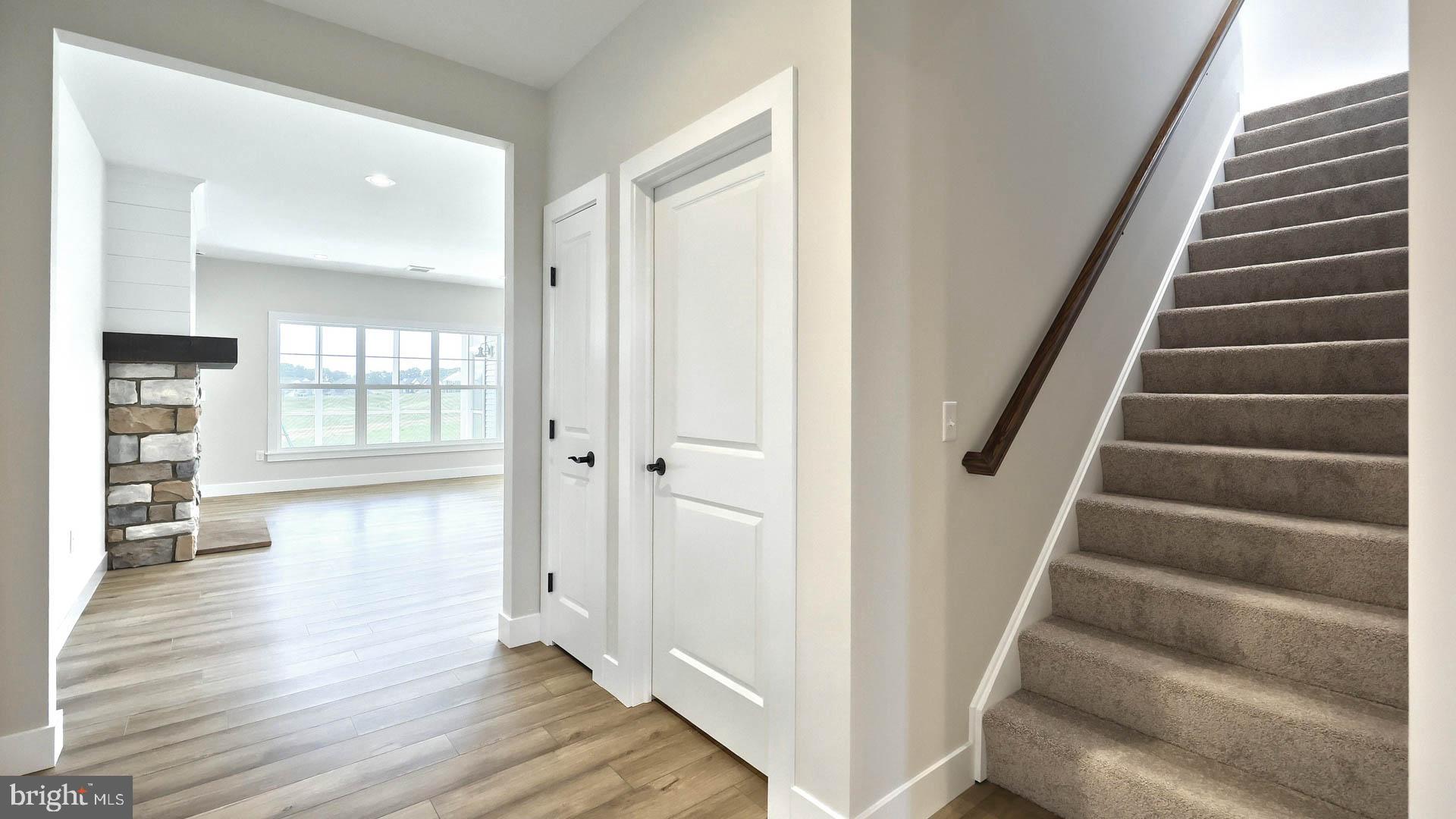 WINDING CREEK - Residential