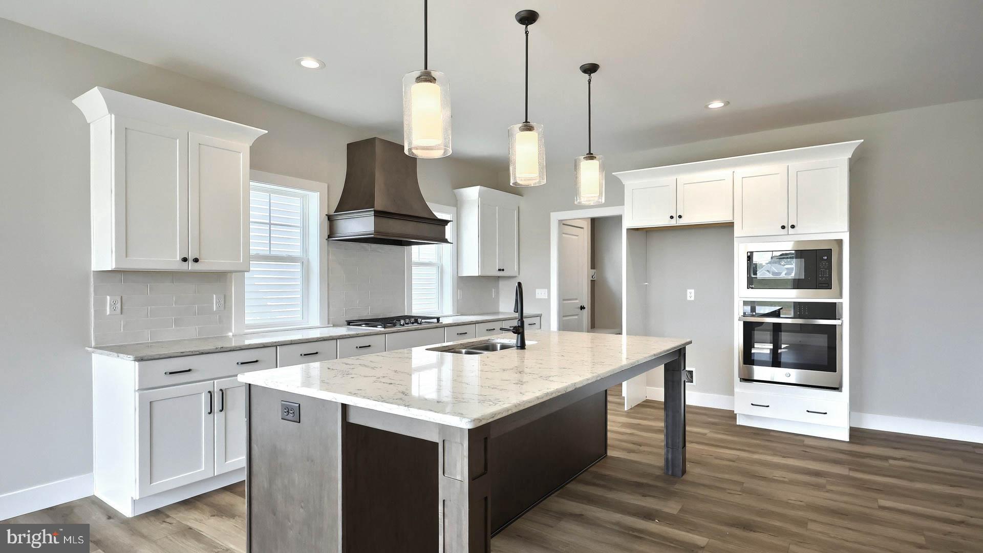 WINDING CREEK - Residential