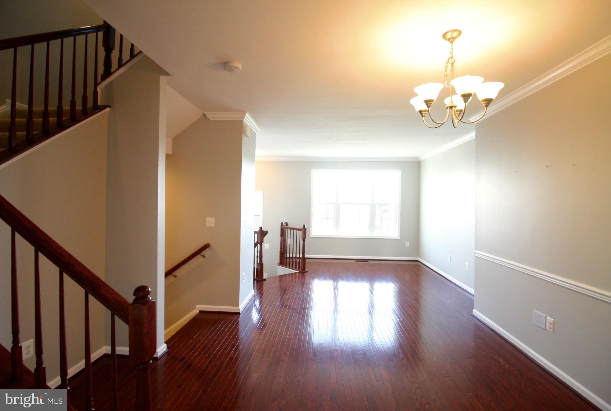 STRATSHIRE CROSSING - Residential Lease