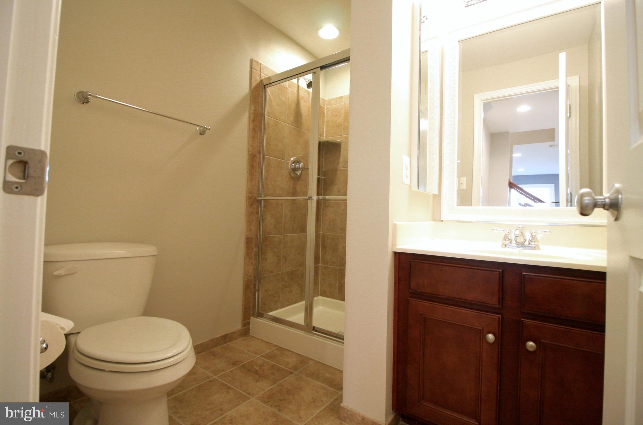 STRATSHIRE CROSSING - Residential Lease