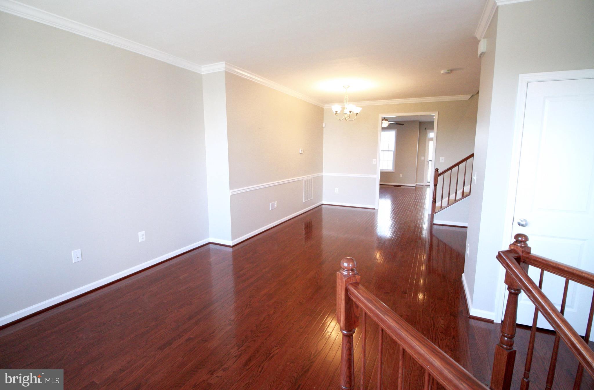 STRATSHIRE CROSSING - Residential Lease