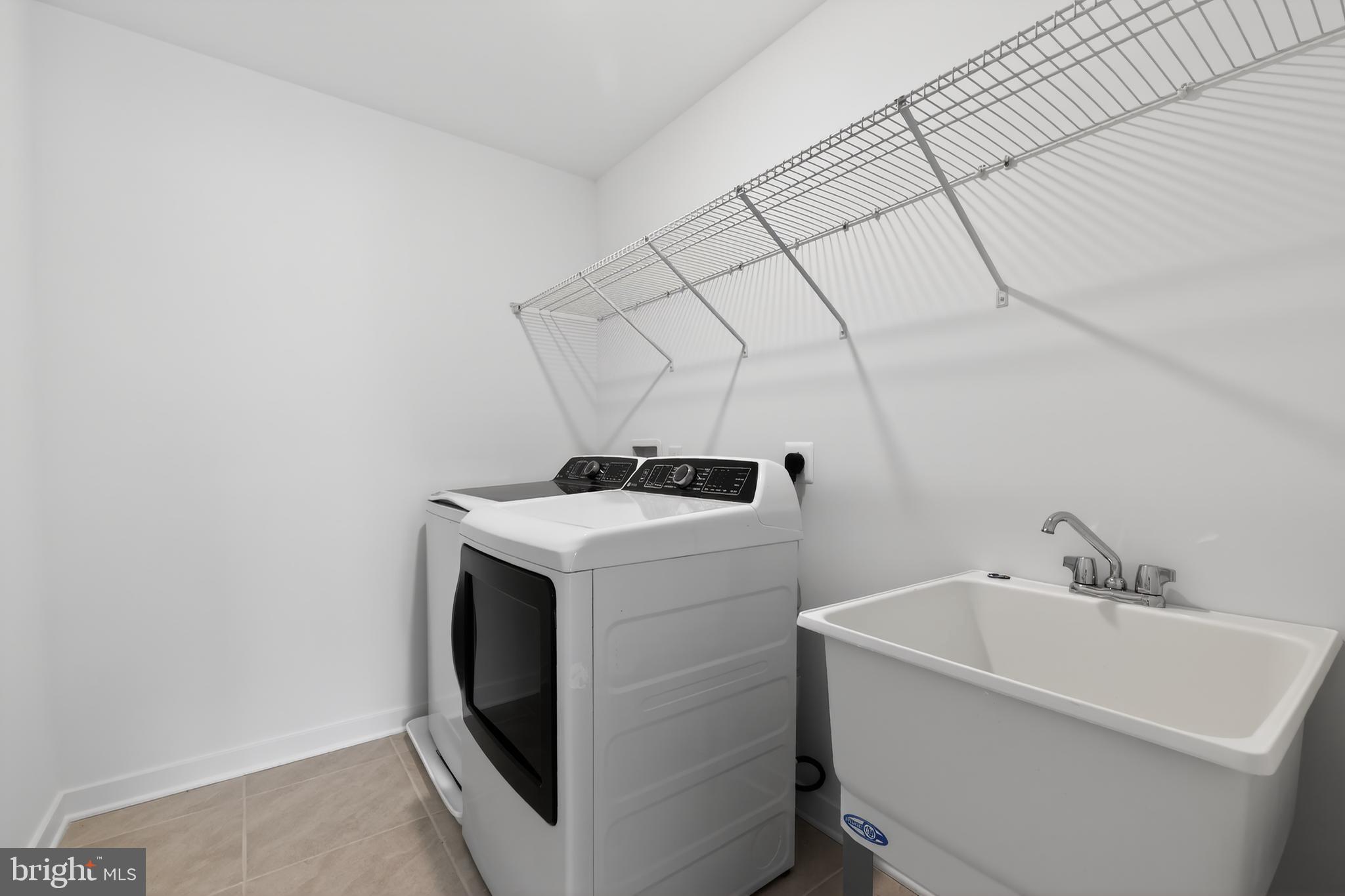 CAPTAINS WAY - Residential