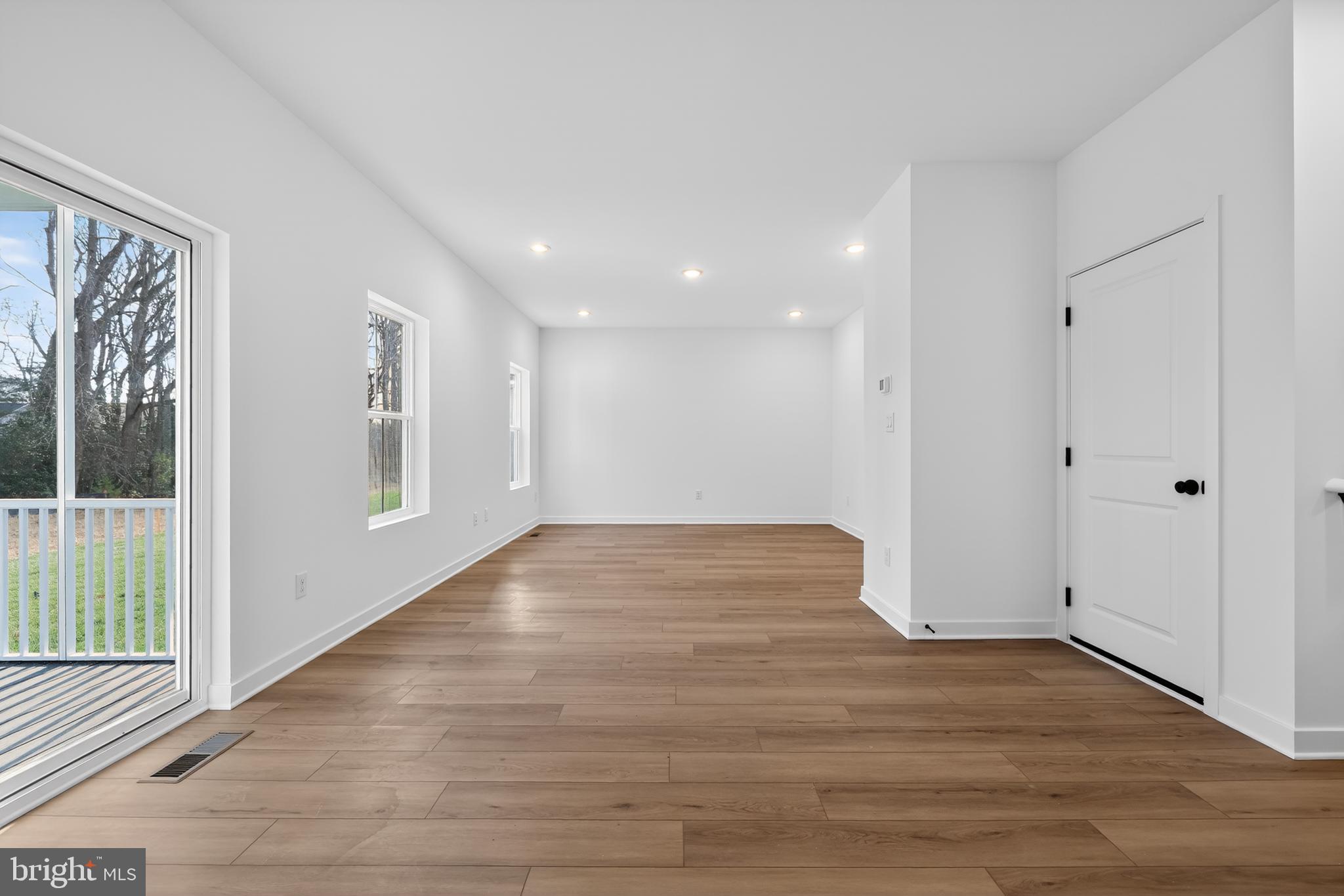 CAPTAINS WAY - Residential