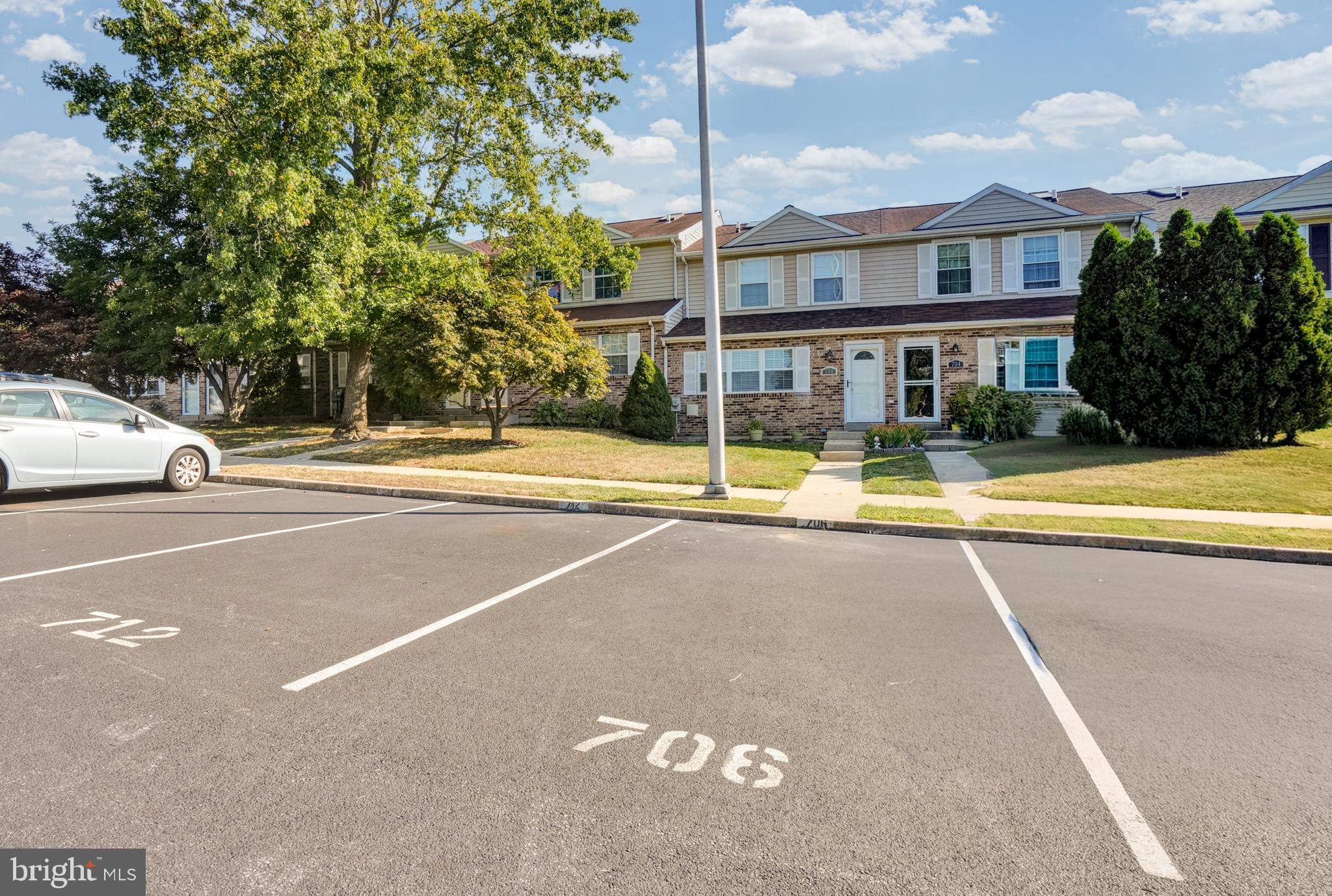 BEAVER RUN KNOLL - Residential