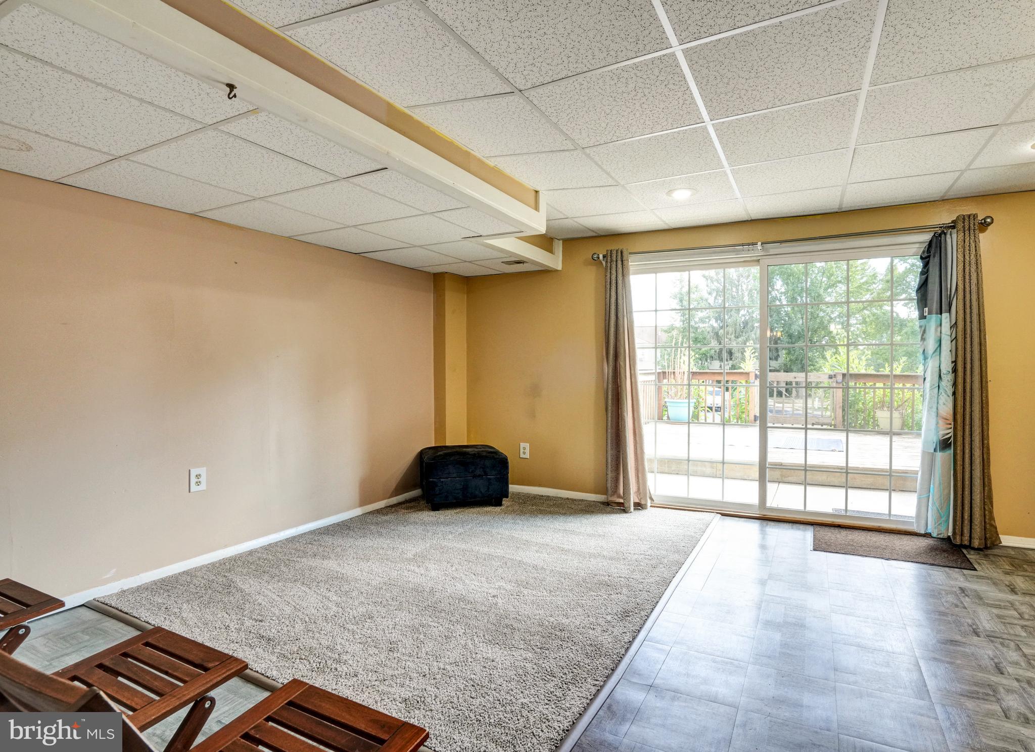 BEAVER RUN KNOLL - Residential