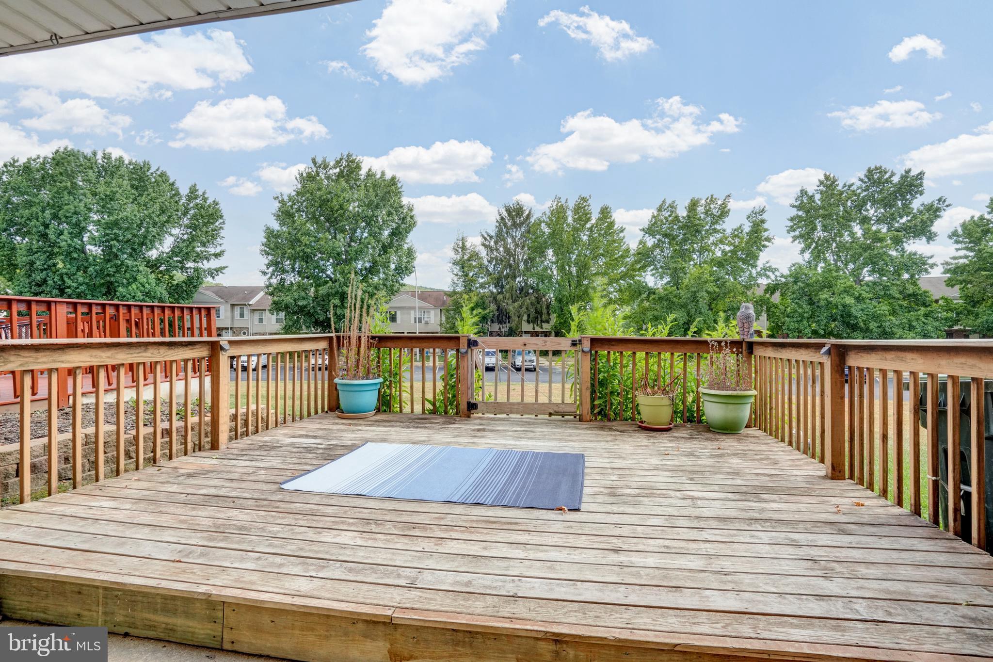 BEAVER RUN KNOLL - Residential