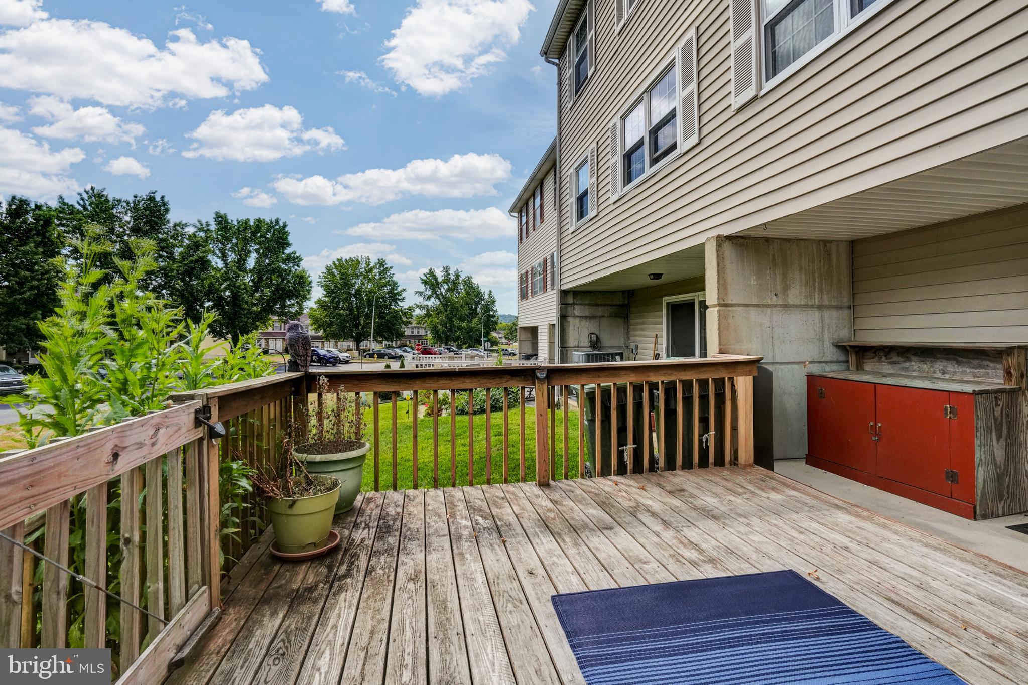 BEAVER RUN KNOLL - Residential