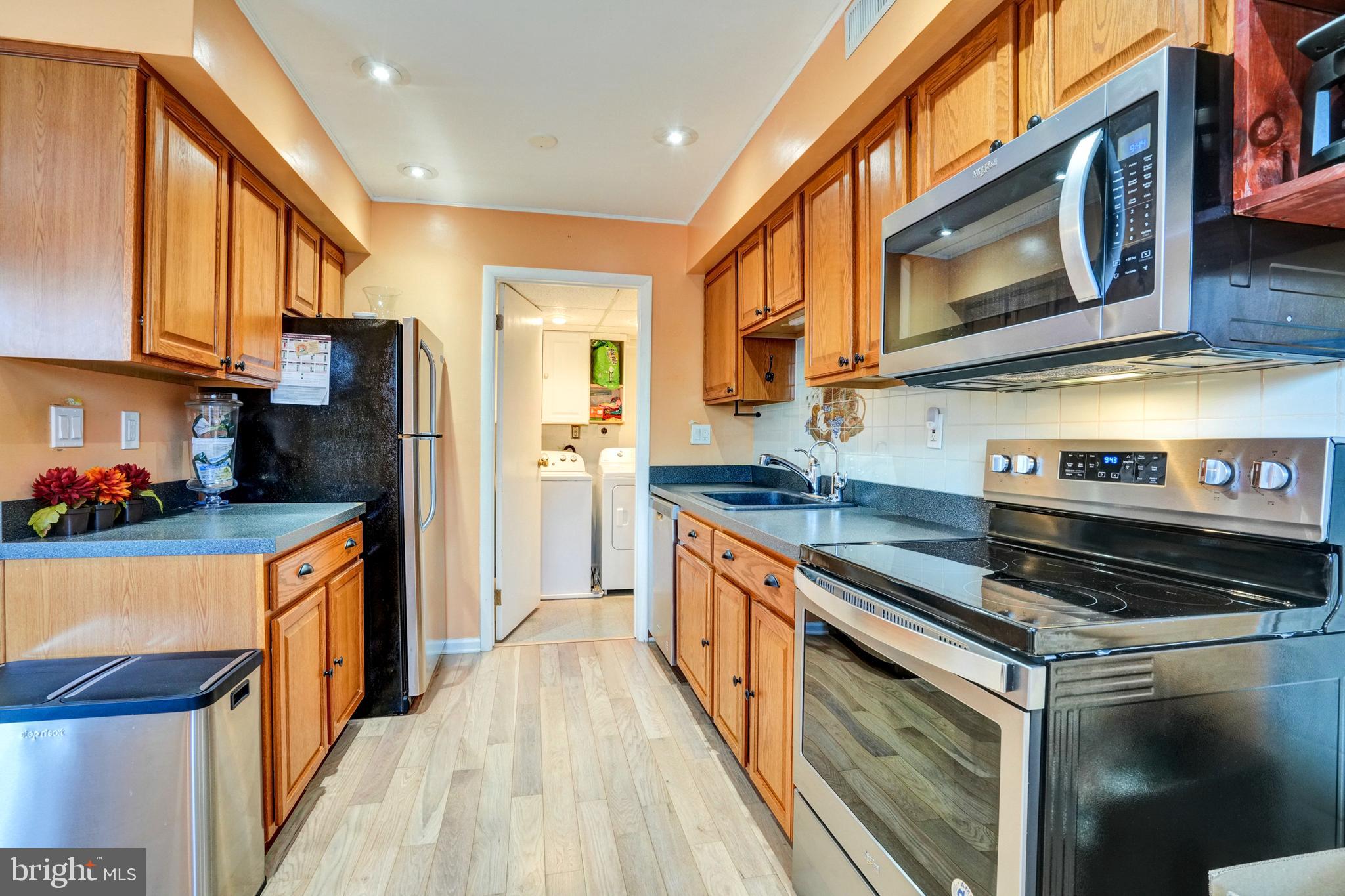 BEAVER RUN KNOLL - Residential