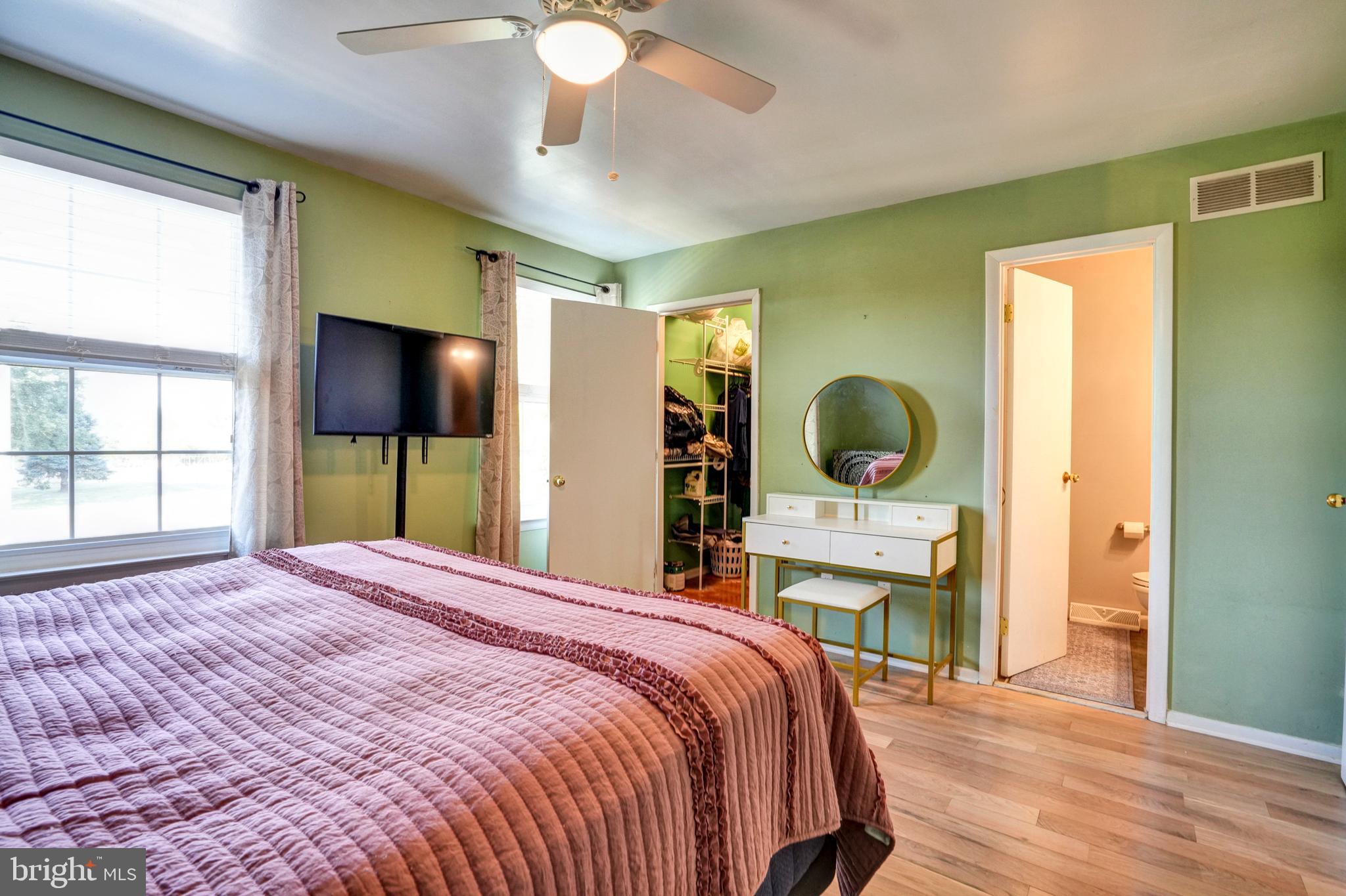 BEAVER RUN KNOLL - Residential