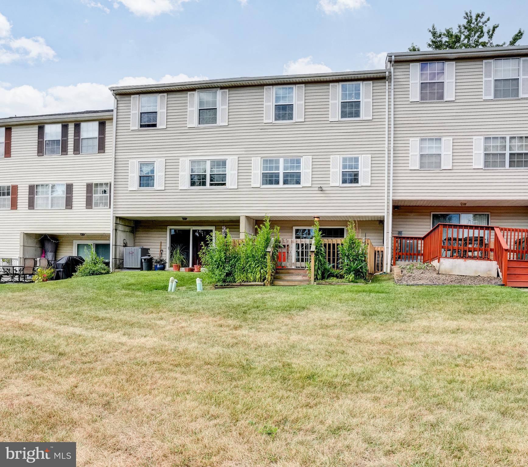 BEAVER RUN KNOLL - Residential