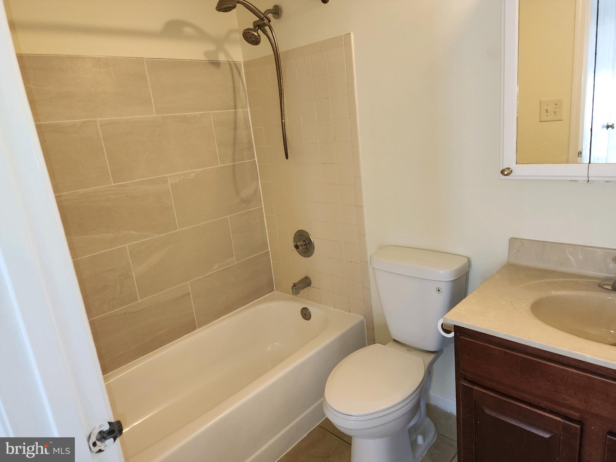 CASTLETREE - Residential Lease