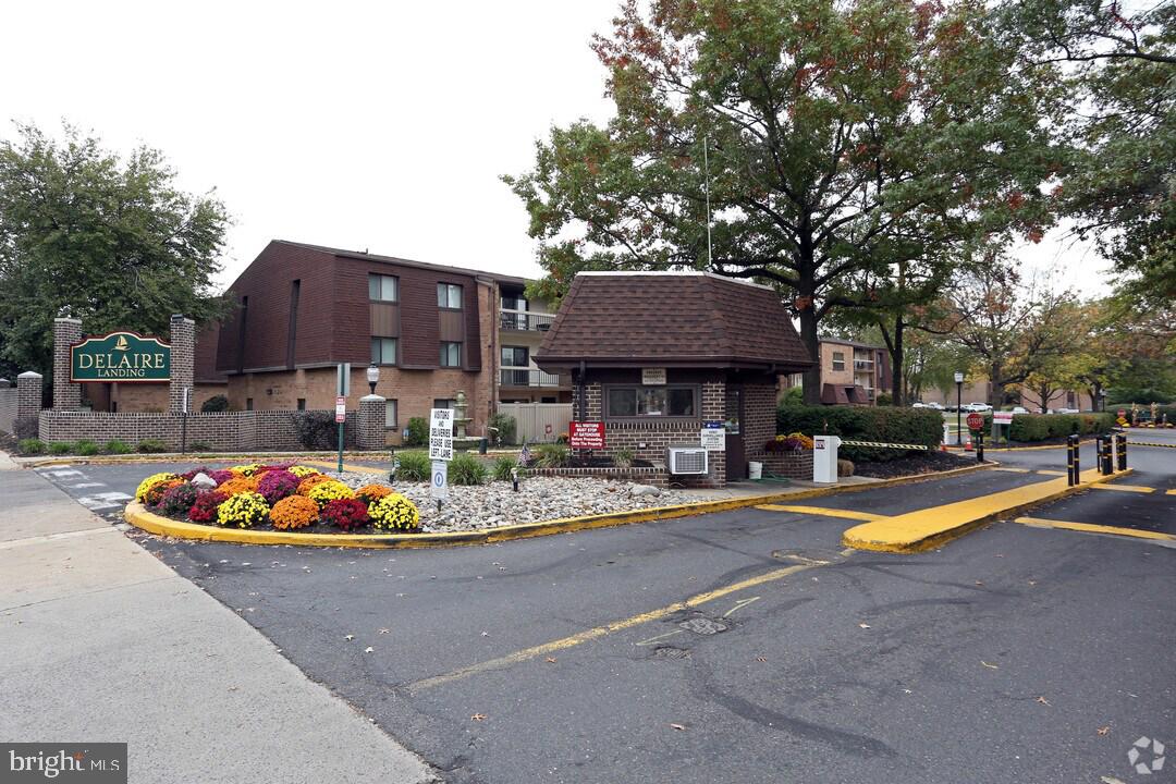 DELAIRE LANDING - Residential