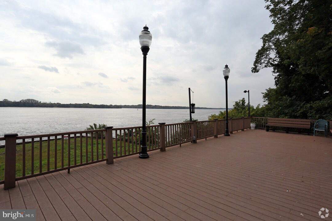 DELAIRE LANDING - Residential
