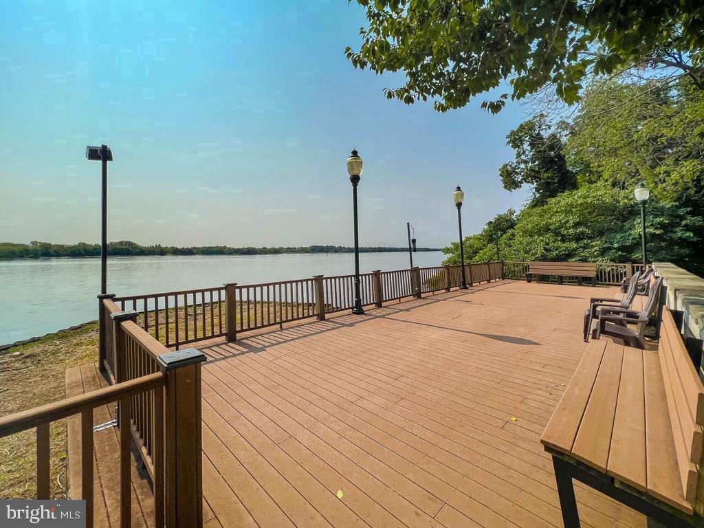 DELAIRE LANDING - Residential