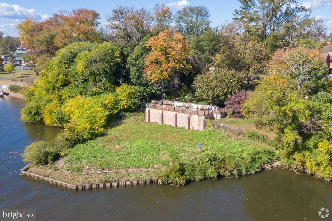 DELAIRE LANDING - Residential
