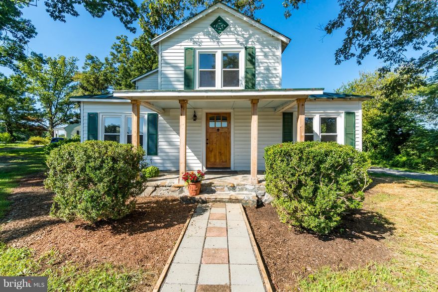 ABSOLUTELY ADORABLE RENOVATED FARM HOUSE in Unionville on Acreage!!! You Will Simply LOVE the Bright Open Spaces, Hardwood Flooring Throughout, Tile Baths, Main Level Master, Kitchen with Granite Countertops, Subway Tile, Open Shelving, Beautiful Beam Ceilings!!! A Perfect Mix of Old & New!!! Enjoy the Fresh Air on the Front & Side Porches and HUGE Screen Porch!!! Come View Today!!!