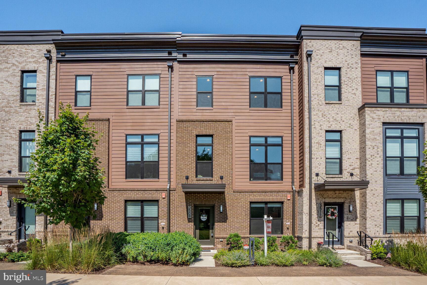3509 SUTTON HEIGHTS CIRCLE