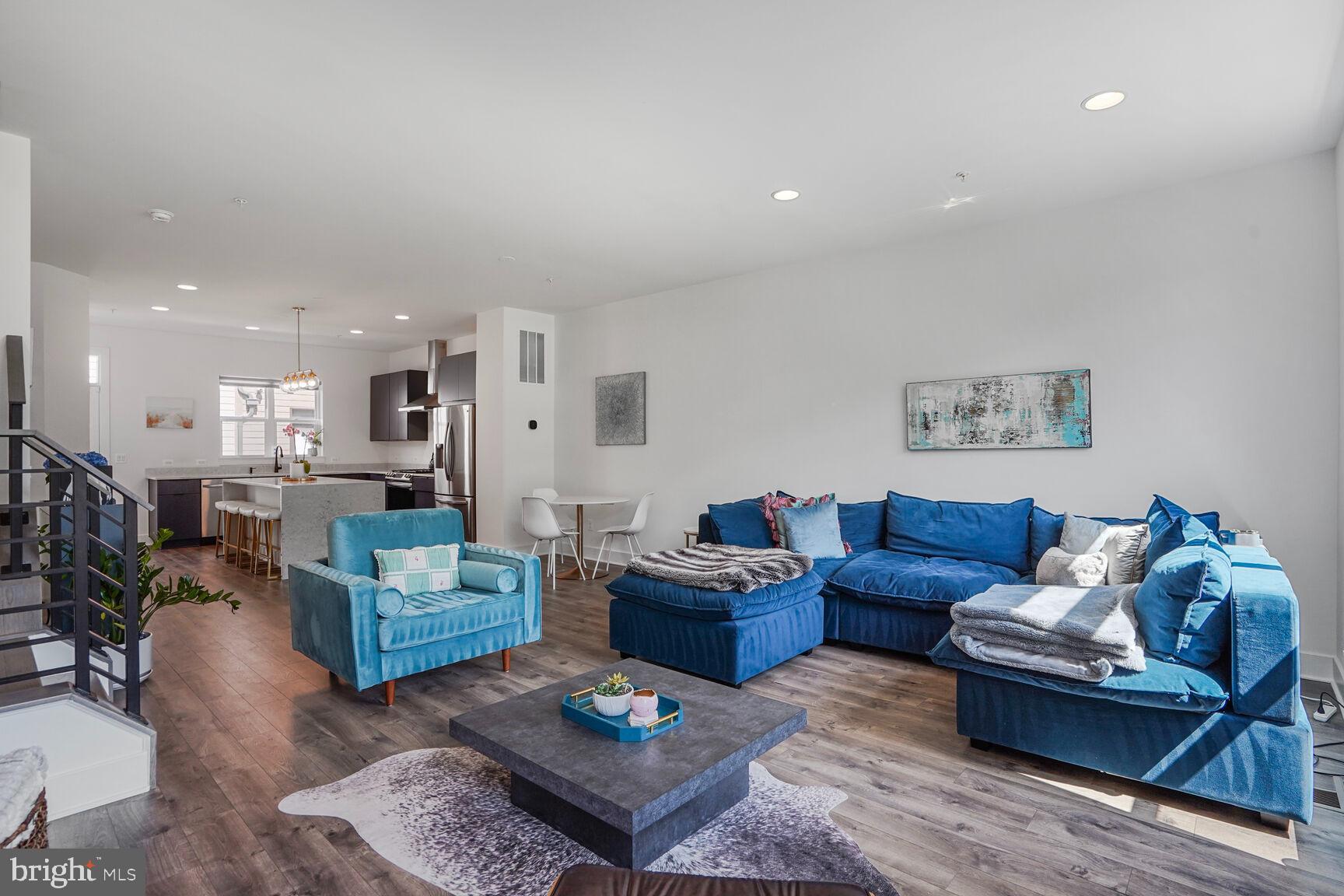 3509 SUTTON HEIGHTS CIRCLE