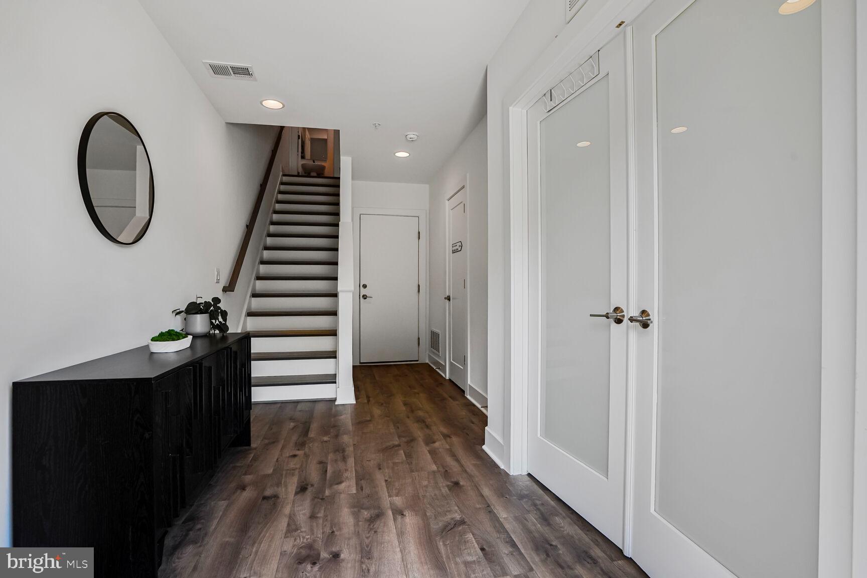 3509 SUTTON HEIGHTS CIRCLE