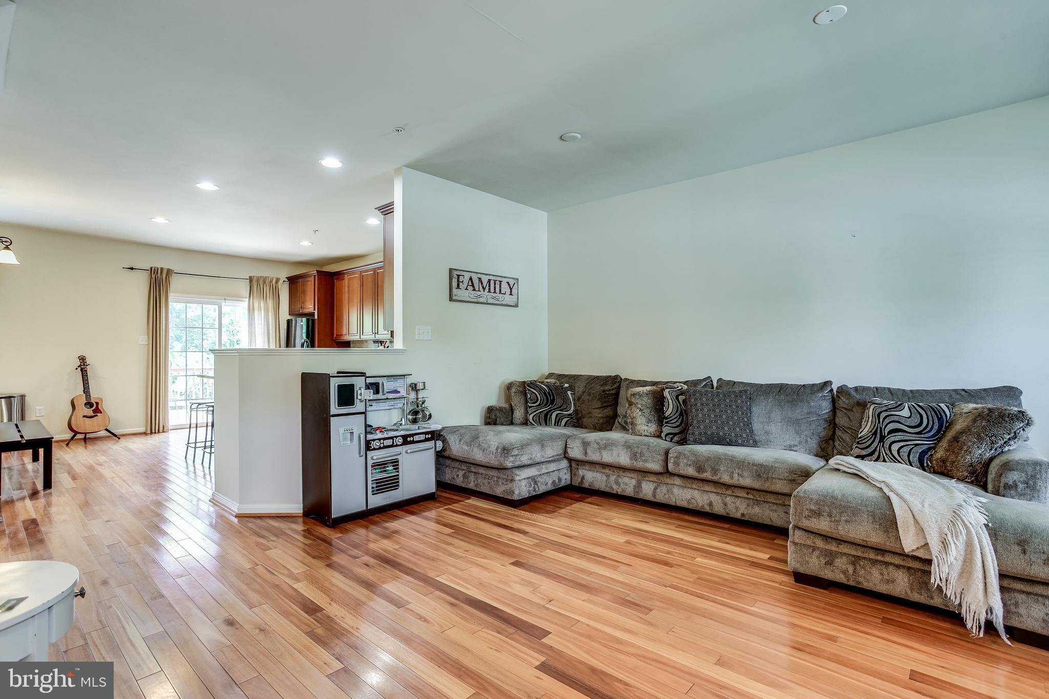 TWIN ARCH CROSSING - Residential