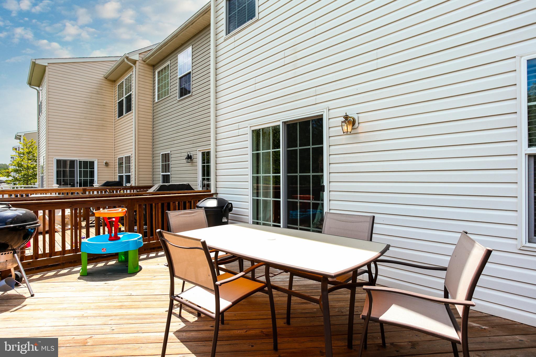 TWIN ARCH CROSSING - Residential