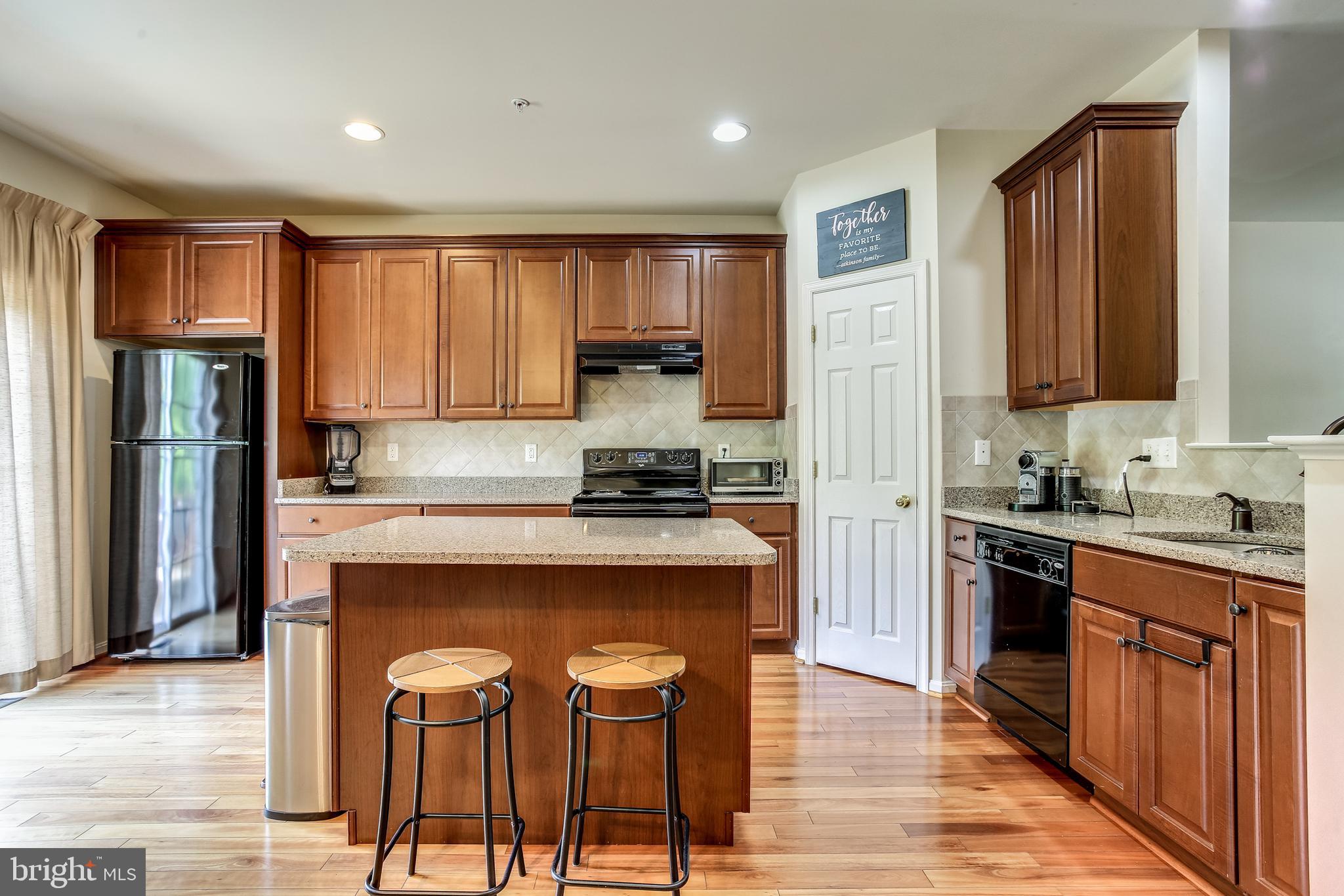 TWIN ARCH CROSSING - Residential