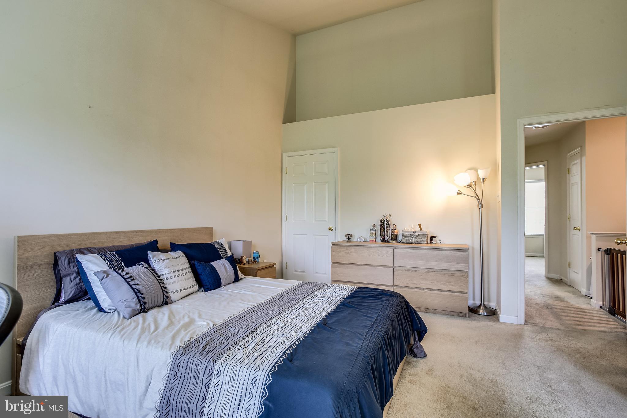 TWIN ARCH CROSSING - Residential