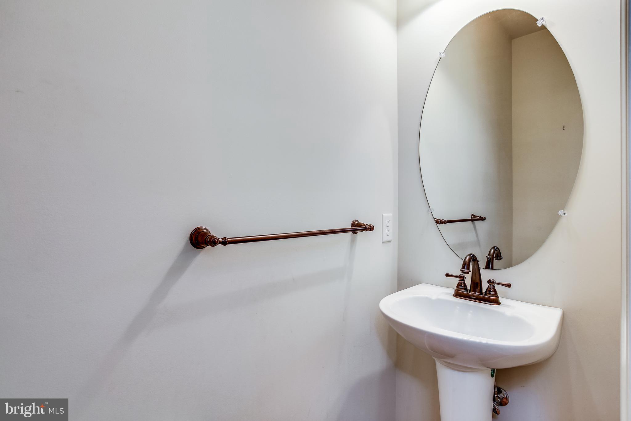 TWIN ARCH CROSSING - Residential