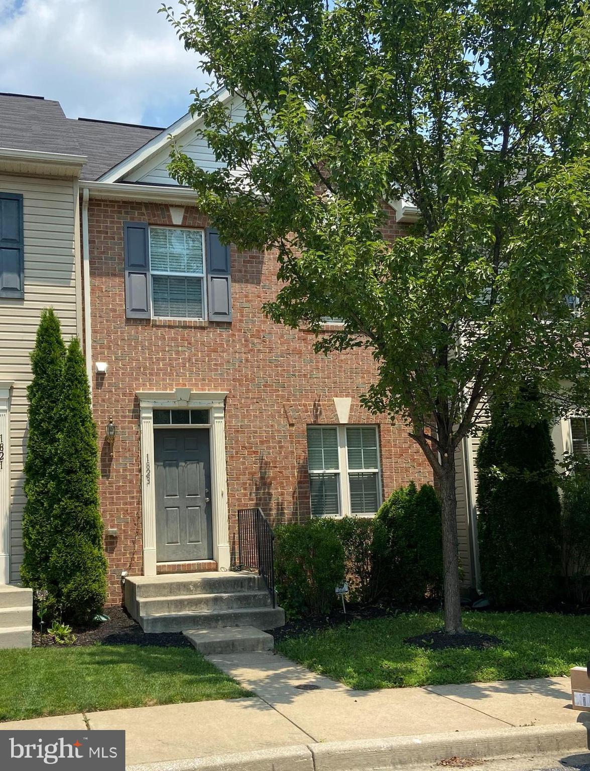 TWIN ARCH CROSSING - Residential