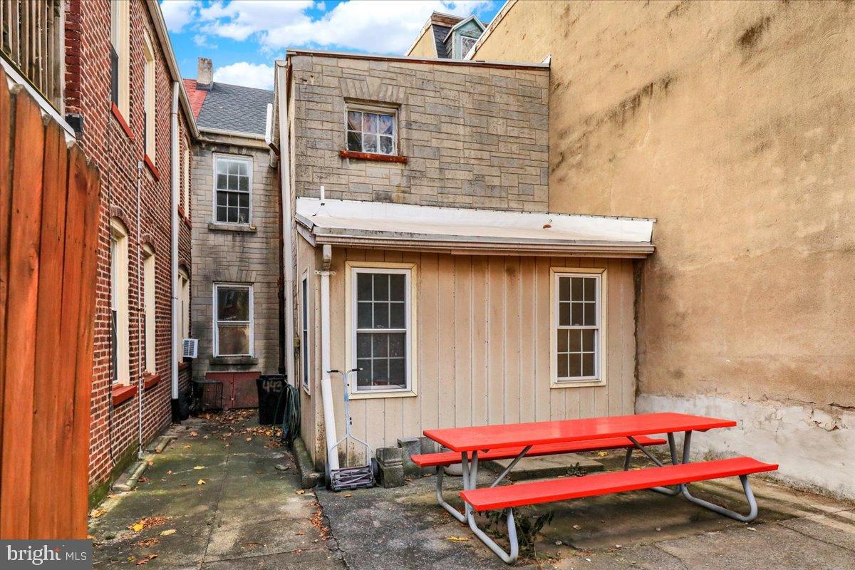 LANCASTER - Residential