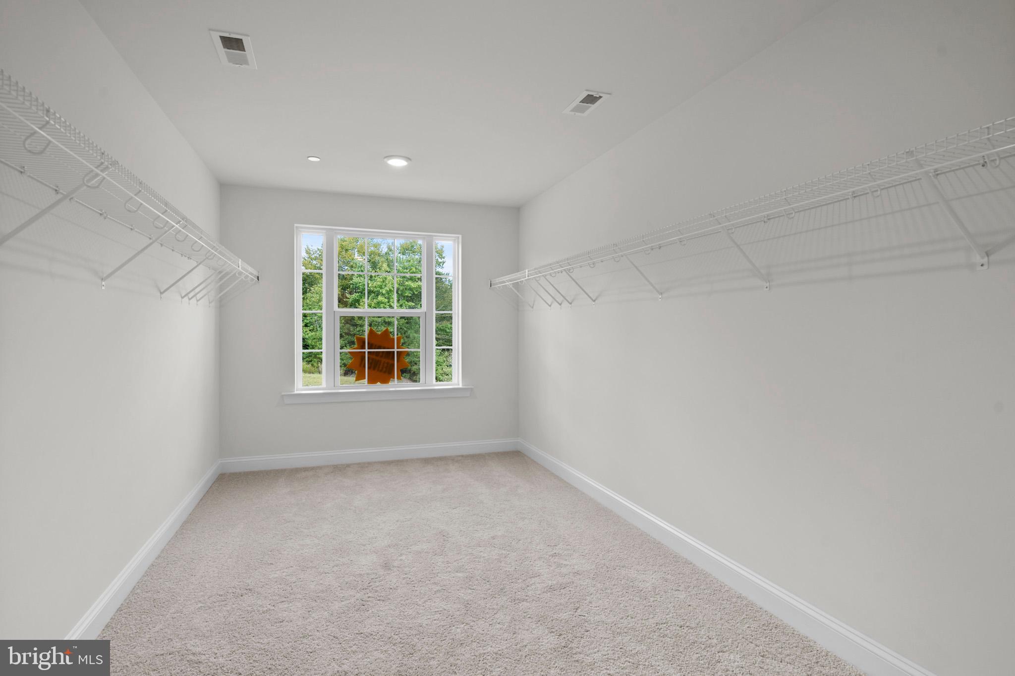 AUTUMN WOODS - Residential