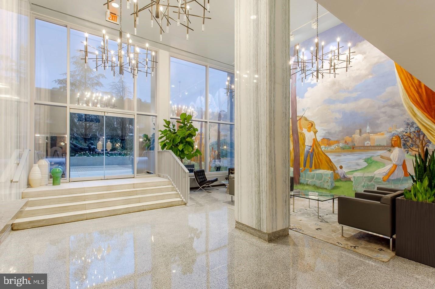 SOCIETY HILL - Residential