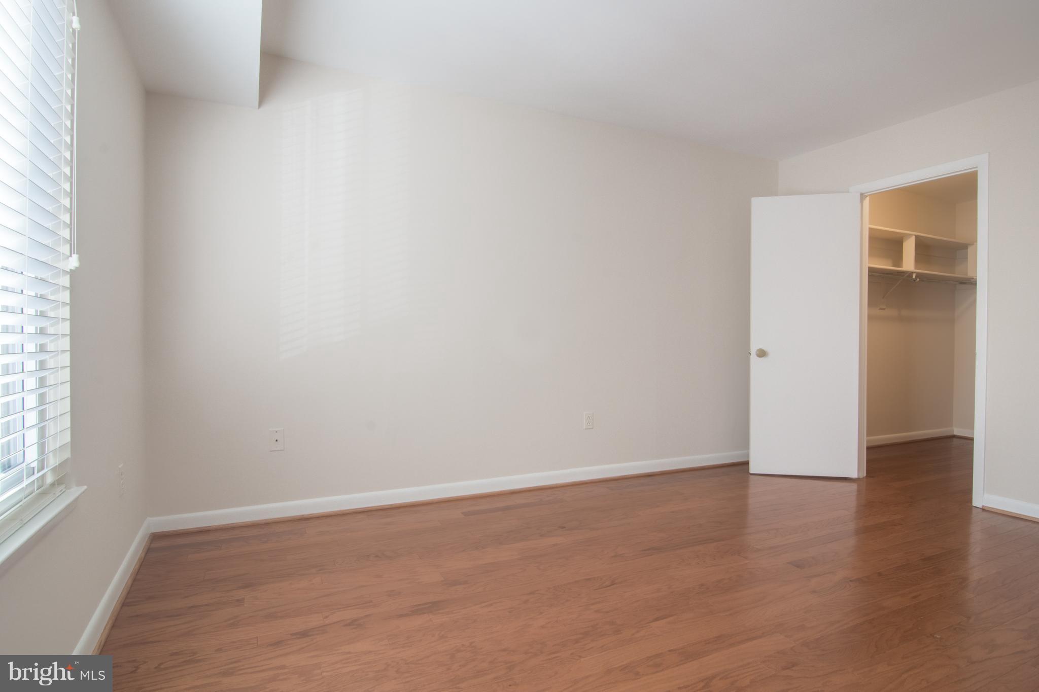 LONG REACH - Residential