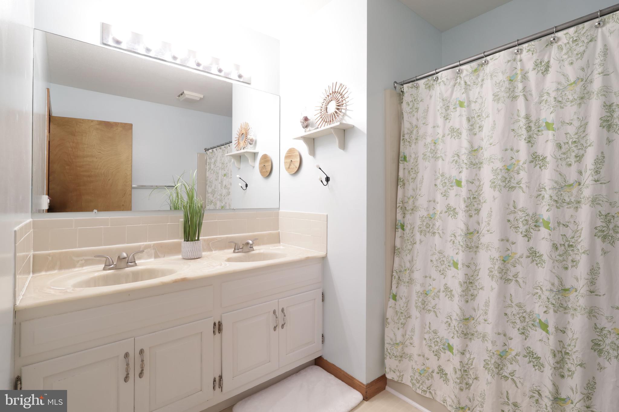 DALEVUE EAST - Residential