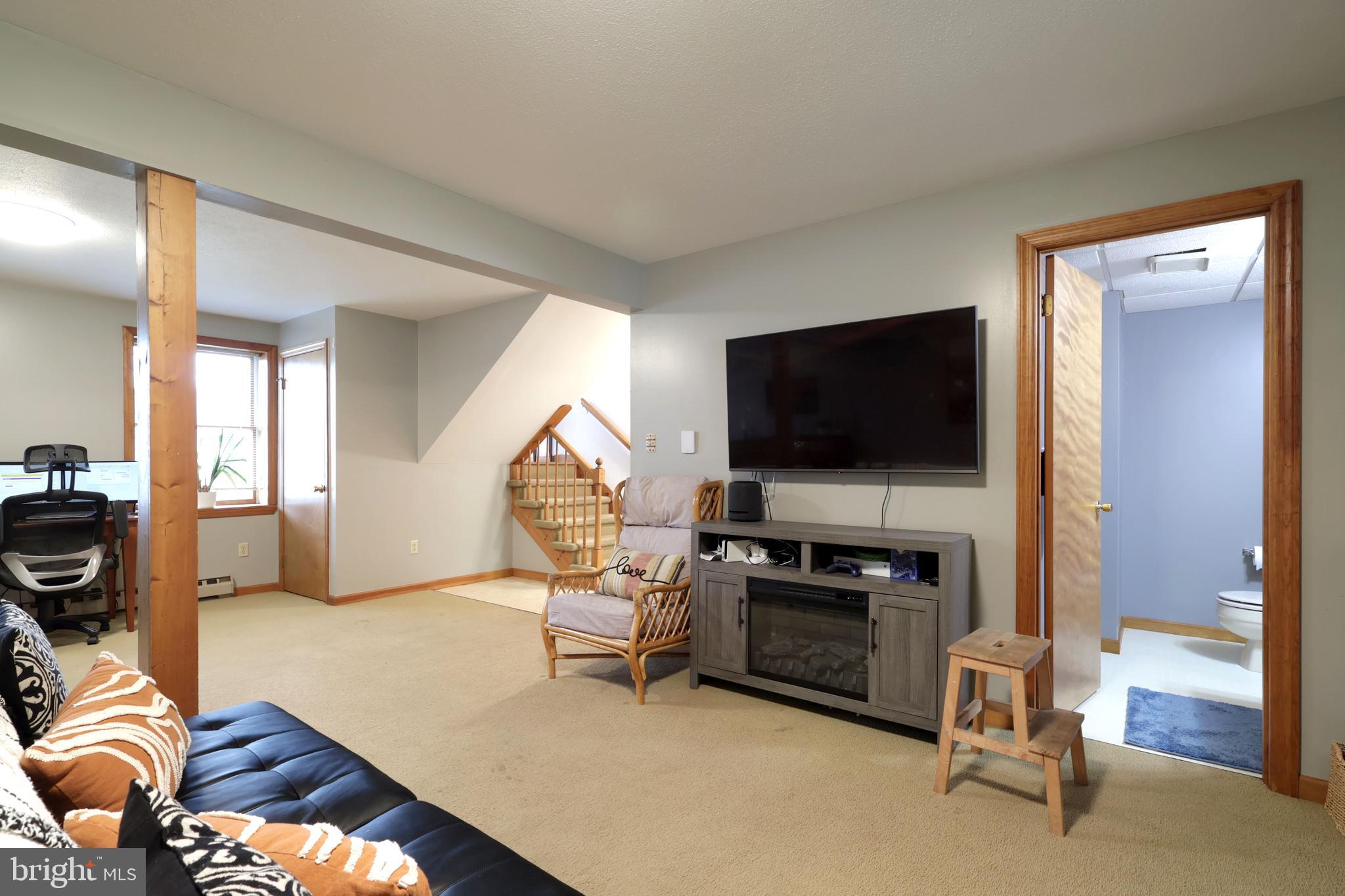 DALEVUE EAST - Residential