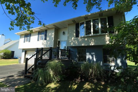 Homes For Sale - 311 Goldfinch Drive<br/> Centre County, STATE COLLEGE, PA 16801