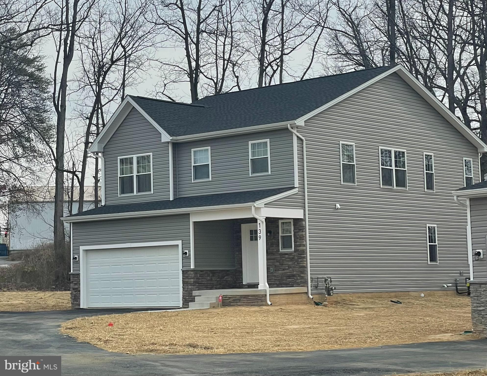 MIDDLE RIVER - Residential