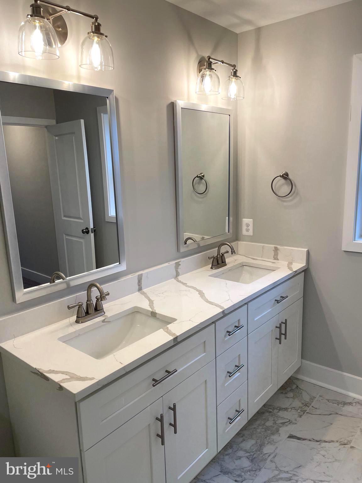 MIDDLE RIVER - Residential