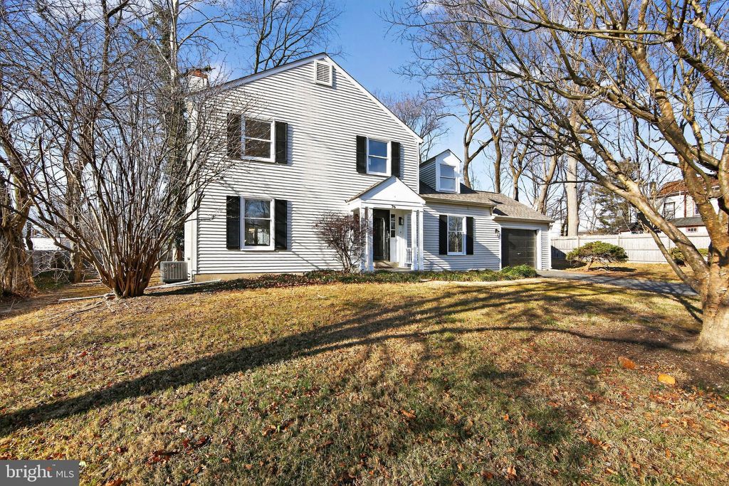 Photo of 76 E Rose Tree Road, MEDIA, PA 19063 (MLS # PADE2105750)